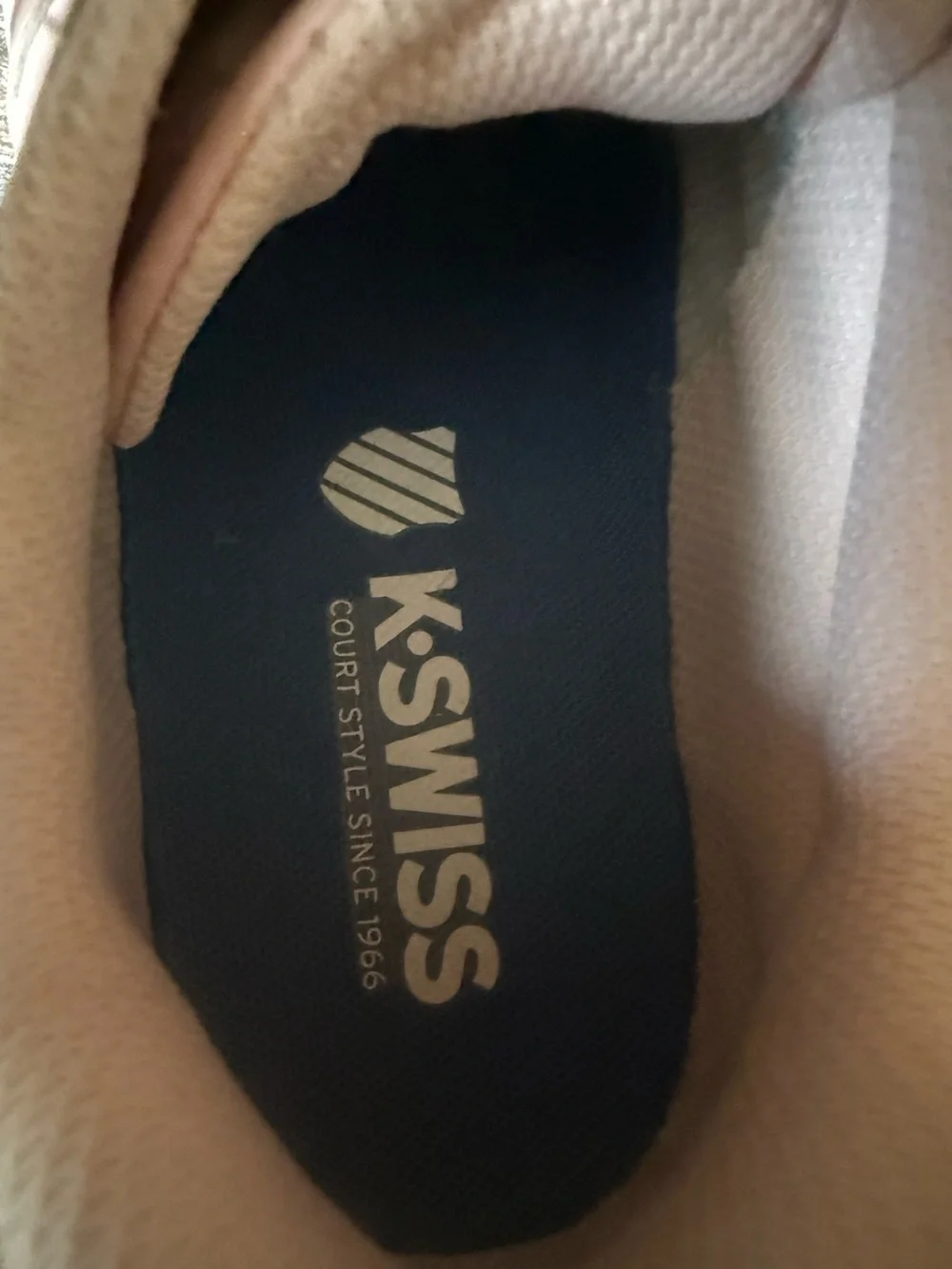 K SWISS COURT PINK TENNIS SHOES